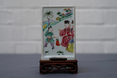 A square Chinese famille rose brush pot on wooden stand, Yongzheng/Qianlong